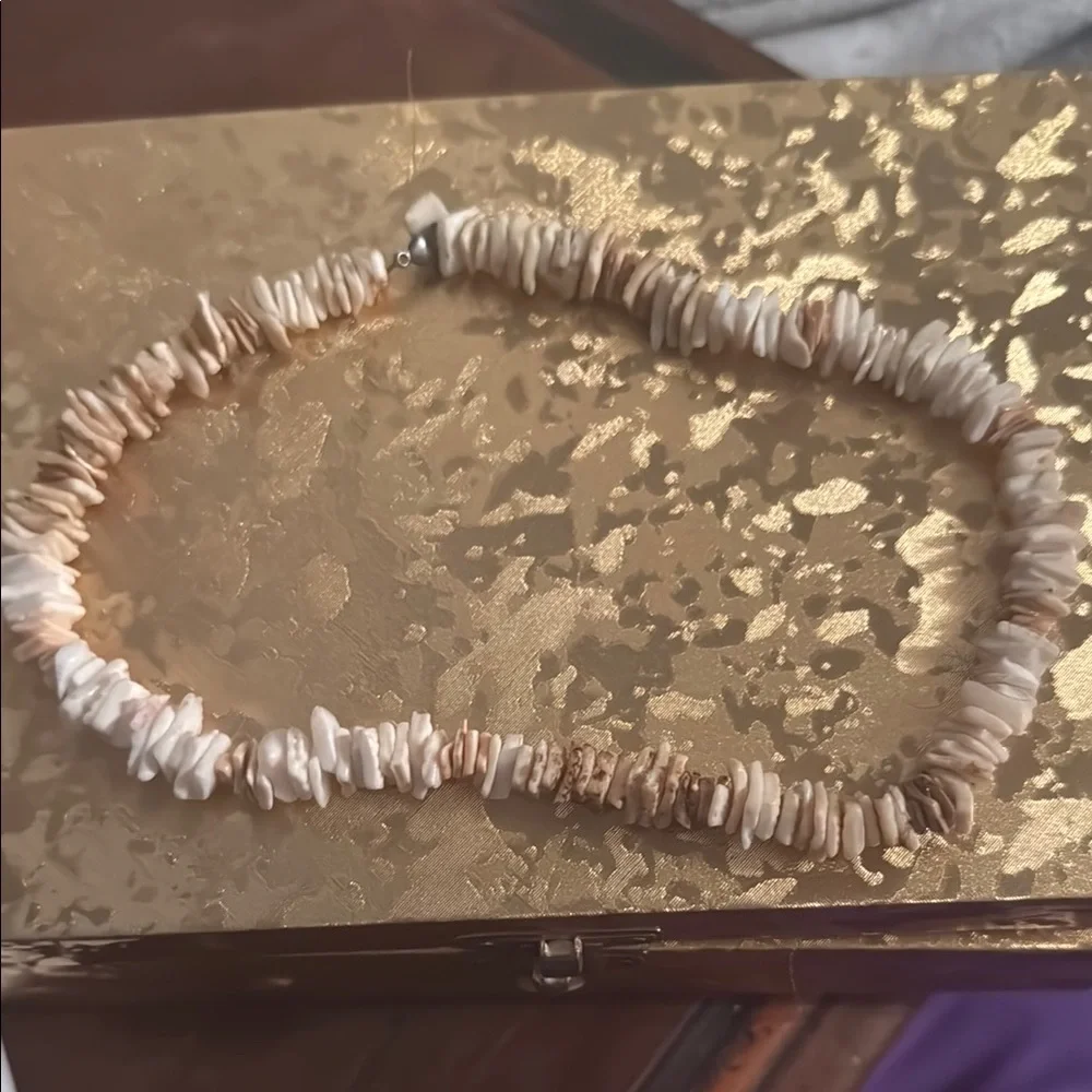 Natural Shell Necklace - Picture 1 of 2